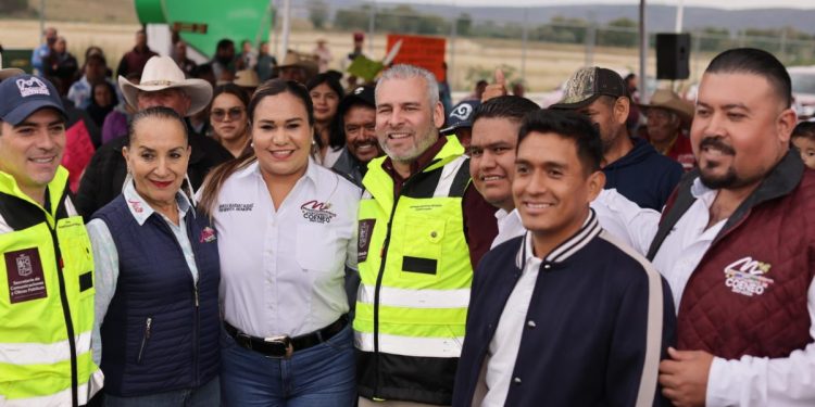 Convoca Bedolla a mantener buen ritmo en inversión y ejecución de obras en 2024