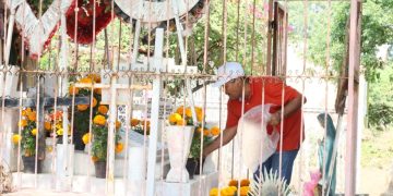 Listo el panteón municipal para recibir a visitantes