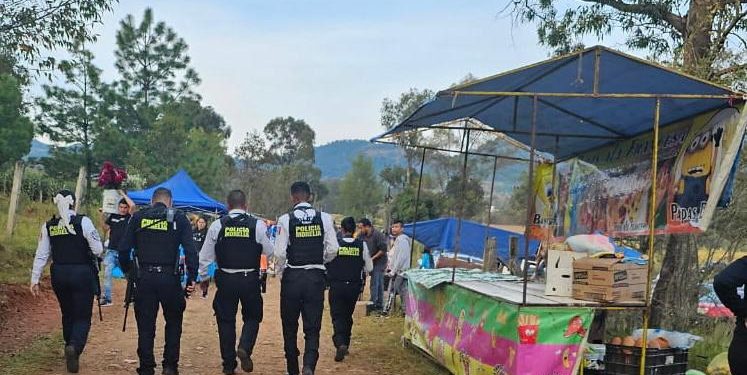 En completo orden transcurre Día de Muertos en cementerios de Morelia