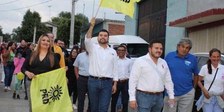 Inaugura Octavio Ocampo, oficinas del PRD en Indaparapeo