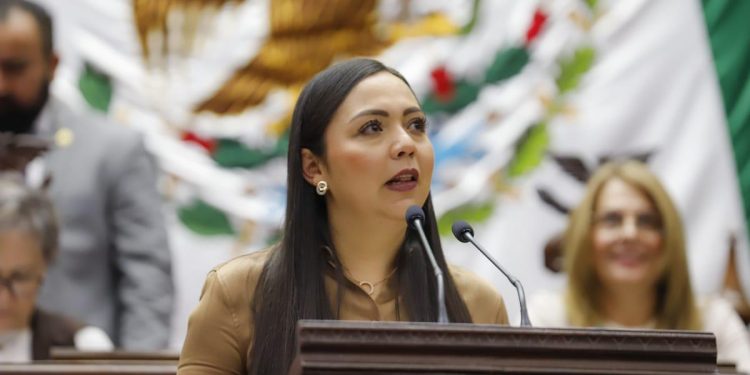 Reyes Galindo continúa con atención a niñas, niños y adolescentes con quemaduras, los incluye en Ley de Asistencia Social