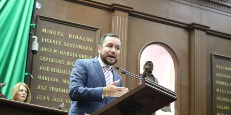 Reyes Galindo continúa con atención a niñas, niños y adolescentes con quemaduras, los incluye en Ley de Asistencia Social