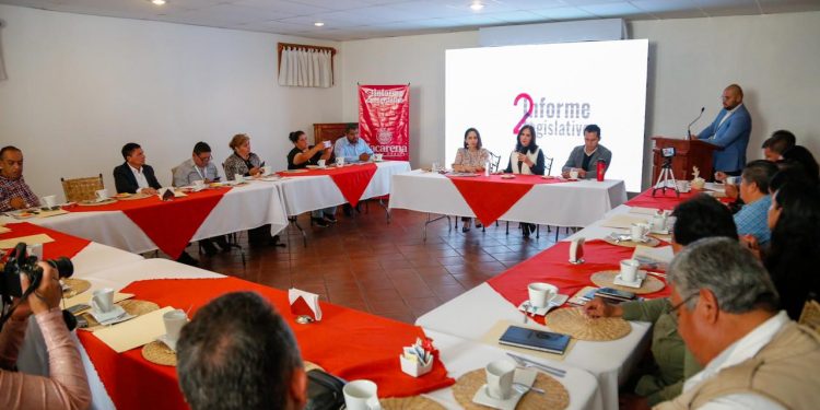 La diputada federal Macarena Chávez Flores rinde su segundo informe de actividades legislativas