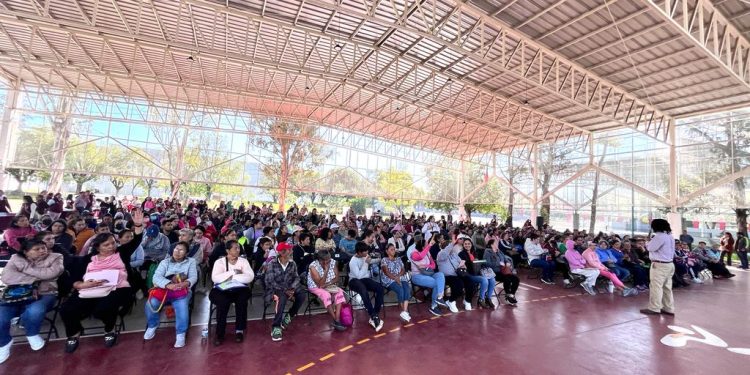 Entrega Bienestar apoyos económicos a 470 mujeres con cáncer