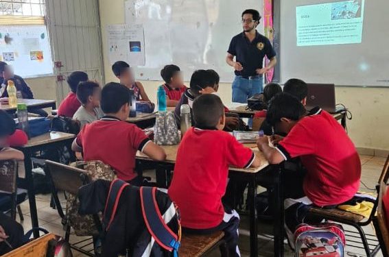 Promueve CMASC taller de prevención de adicciones en escuela primaria de Zitácuaro