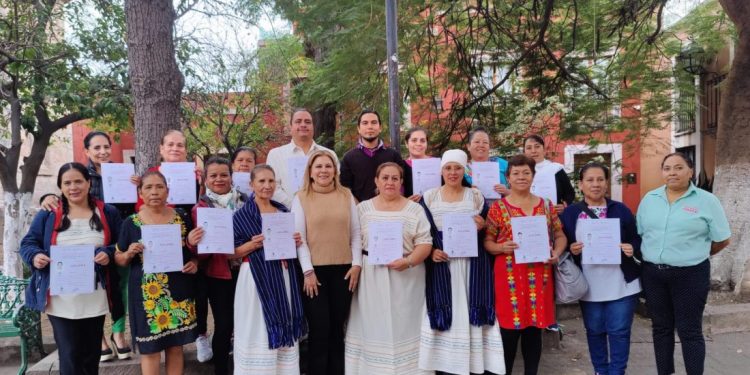 Recibe 1er generación de Cocineras y Cocineros Tradicionales de Morelia certificado de estudios