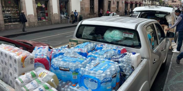 Entrega 75 Legislatura colecta en apoyo a damnificados del Huracán Otis