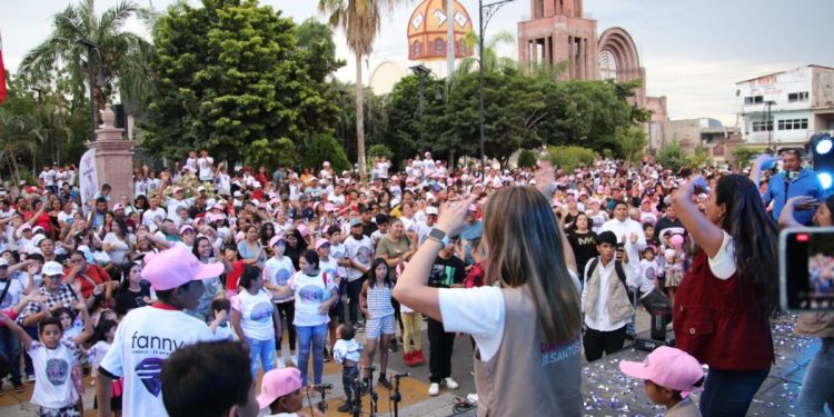 Éxito Rotundo en Apatzingán: Programa «#Conectando» de la Diputada Daniela De Los Santos