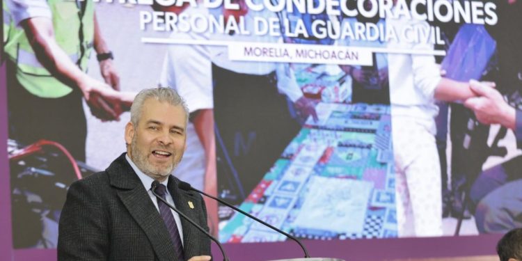 Unidos se construye un estado de paz; Bedolla reconoce labor de la Guardia Civil