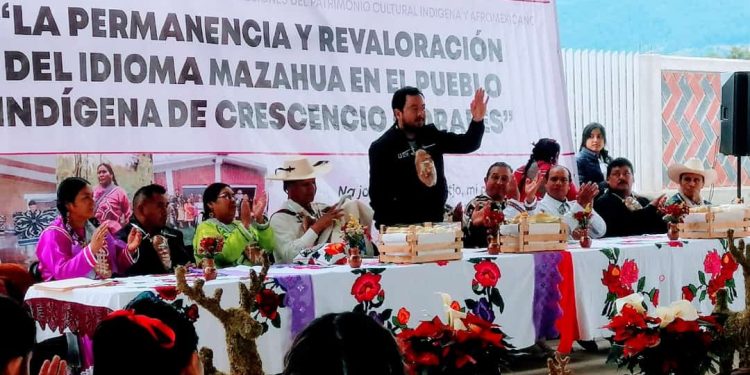 Concluyen 76 menores y adultos diplomado en lengua mazahua de la UIIM