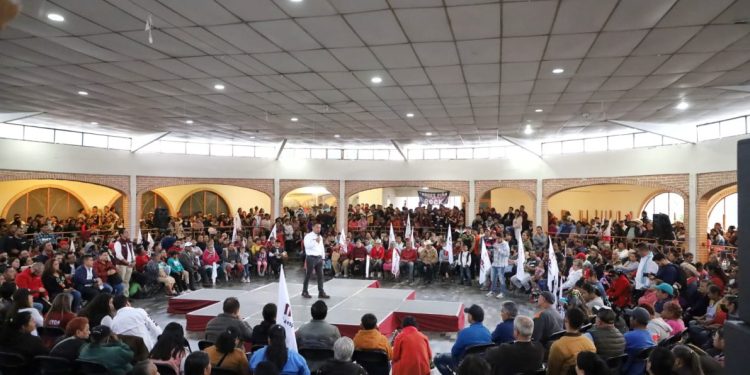 Miles de zitacuarenses cierran filas con Torres Piña rumbo al Senado