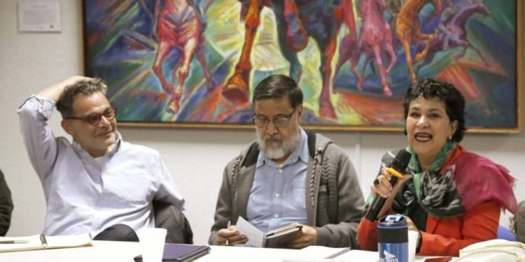 Docentes de Argentina y Colombia reconocen trabajo de la SEE