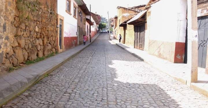 El alcalde Julio Arreola entrega obras de 3 calles