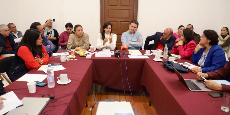 SEE y Congreso del Estado redoblan esfuerzos por la educación