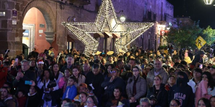 Disfrutan morelianos de Macroposada que ofreció el ayuntamiento y la arquidiócesis