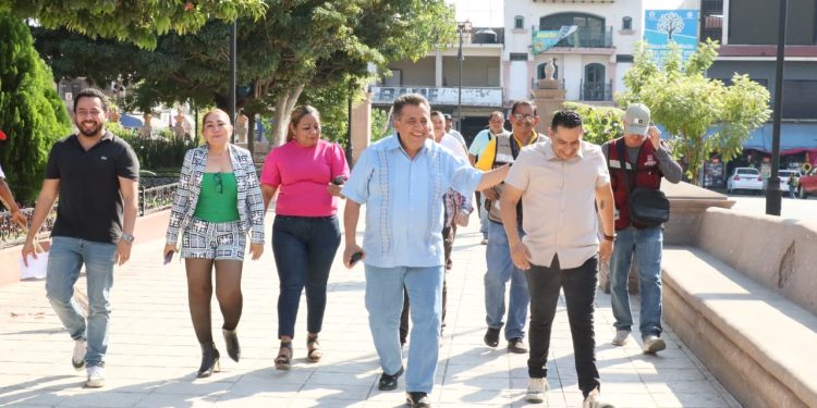 Invita José Luis Cruz Lucatero a la posada con la presentación de Grupo Palomo.