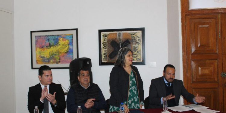 Capacitan a servidoras y servidores públicos sobre proceso electoral