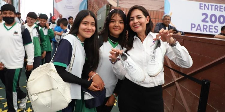Siete de cada 10 estudiantes de secundaria ya tienen sus tenis: SEE