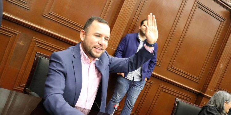 PT dio su voto aprobatorio al presupuesto, cumplirá también con vigilar el correcto uso de los recursos: Reyes Galindo