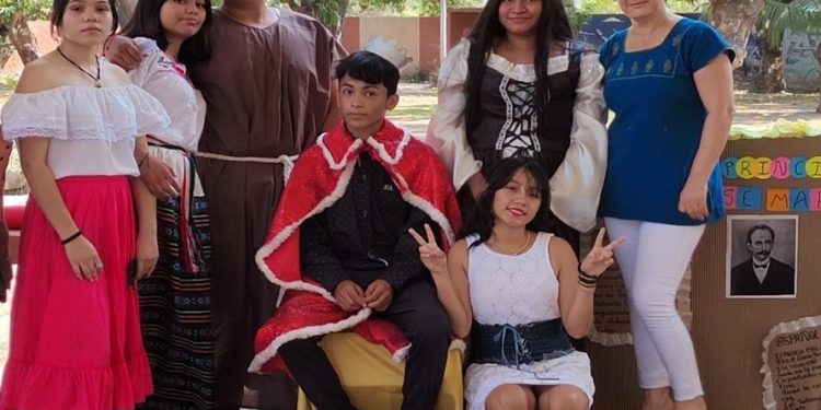 Enseñar con poesía, el proyecto de maestra michoacana reconocido a nivel nacional