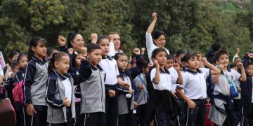 Más de mil 700 estudiantes de Nuevo Parangaricutiro, reciben a la SSP y su programa “Mi Pequeño Gran Guardia Civil”