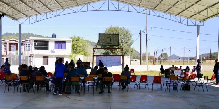 Telesecundaria de Purépero crea proyectos para mejorar alimentación