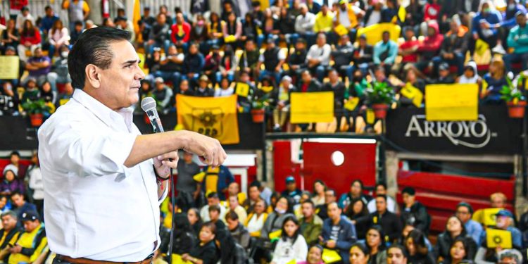 Silvano una opción en la zona oriente; perredistas zitacuarenses