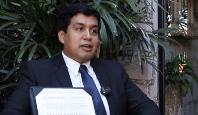 Guiar a los estudiantes por el buen camino, la tarea del docente: maestro galardonado