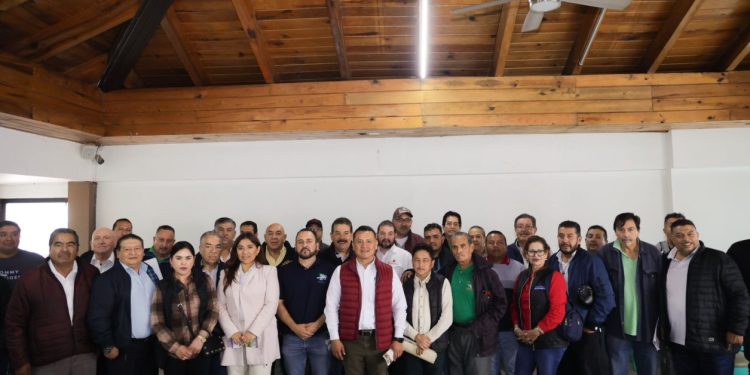 Transportistas de Uruapan cierran filas con Torres Piña rumbo al Senado