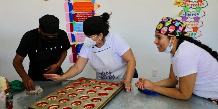 Invita SEE a apoyar a jóvenes emprendedores con discapacidad