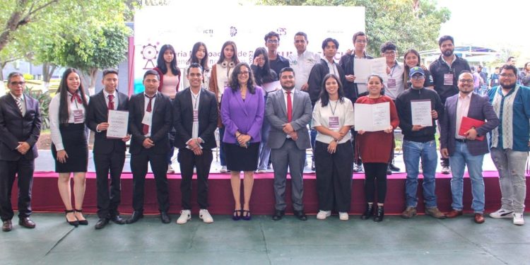 ICTI y Tec de Zamora entregan acreditaciones para feria de ciencias