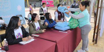 Cientos de michoacanos salen felices con sus pases para Panteón Rococó y El Gran Silencio