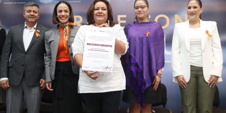 Son jefas de familia 49 % de beneficiadas con créditos para su negocio