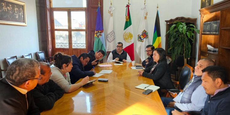 Diálogo y atención permanente a estudiantes de la Secundaria Felipe Carrillo: Elías Ibarra