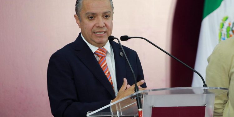 Capacitan a municipios y autogobiernos para proyectos de obra: Luis Navarro