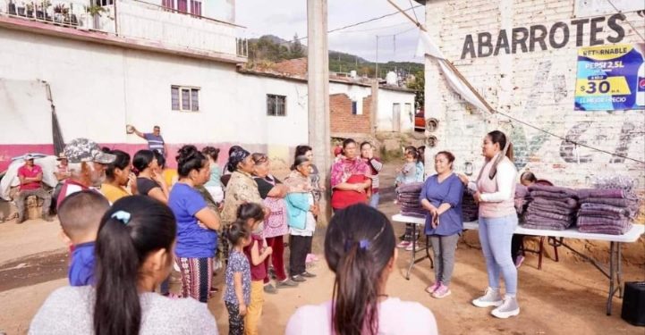 Zacapenses reconocen en labor de Mónica Valdez la fuerza para la transformación