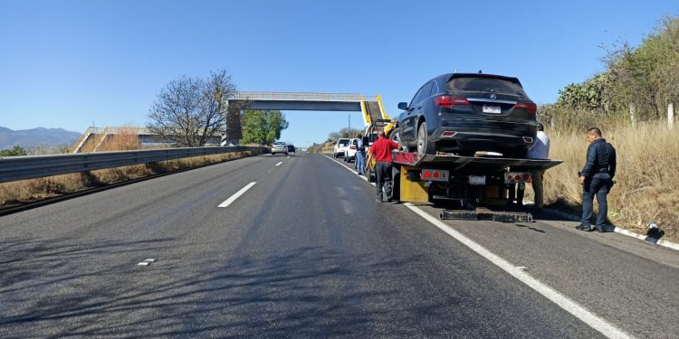 Como primer respondiente, Guardia Civil asegura vehículo con reporte de robo