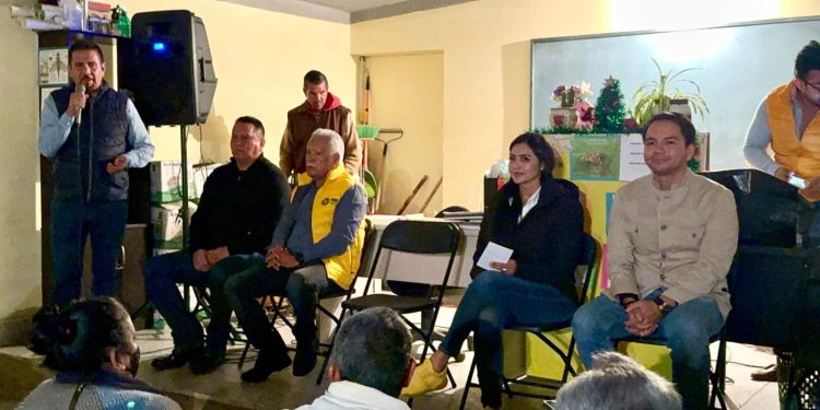 Araceli Saucedo en Zinapécuaro recibe apoyo de militantes del PRD, PAN y PRI