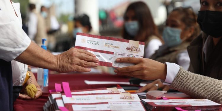 Inicia Bienestar reposición de 27 mil tarjetas por vencimiento o extravío en Michoacán