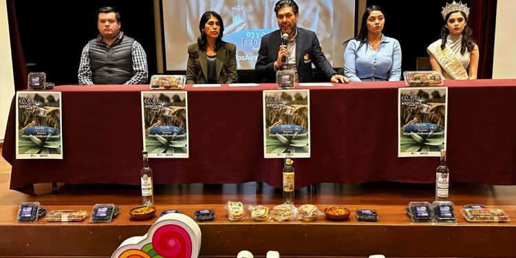Ario de Rosales, listo para promocionar sus productos en la Expo Mezcalera y Agrícola