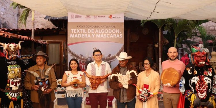 Vamos a Erongarícuaro! Te espera el Concurso Artesanal de Textil, Madera y Máscaras