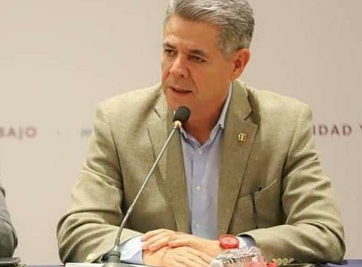 AMLO que crece torcido jamás sus ramas endereza: Hernández Peña