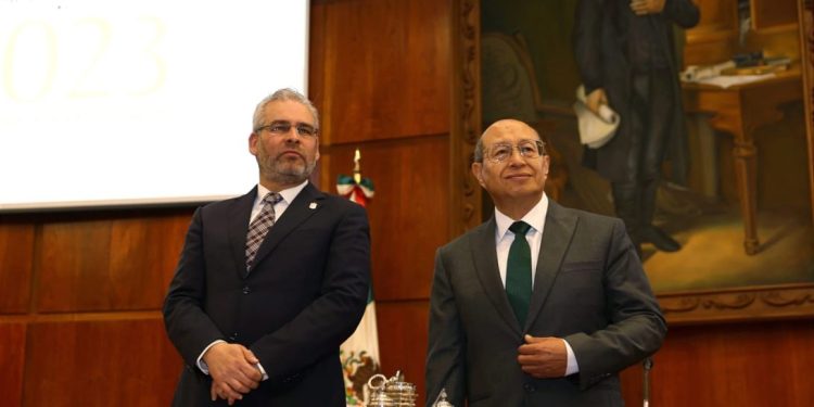 Asiste Bedolla a informe de actividades del Poder Judicial de Michoacán