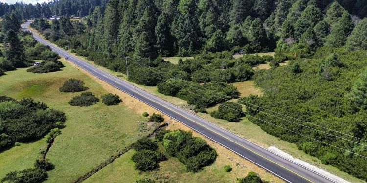 País de la Monarca tiene carretera rehabilitada; beneficiará a 4 municipios: SCOP