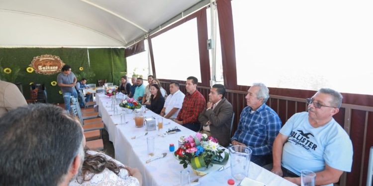 Preocupado, sector textil por importaciones chinas; escucha Antonio García sus demandas