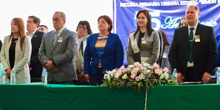 Reconoce SEE labor de la primaria Simón Bolívar en su 75 aniversario