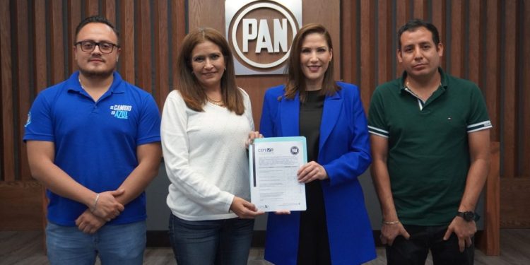 Se registra Ivonne Pantoja como precandidata a diputada por distrito de Zamora