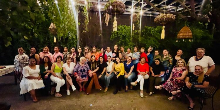 Mujeres en permanente consenso, una condición para la unidad en Apatzingán: Blanca Álvarez Chávez.