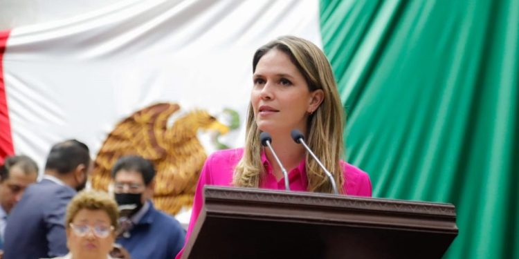 Diputada Daniela De Los Santos impulsa la capacitación y certificación para atender niñas, niños y adolescentes en Michoacán