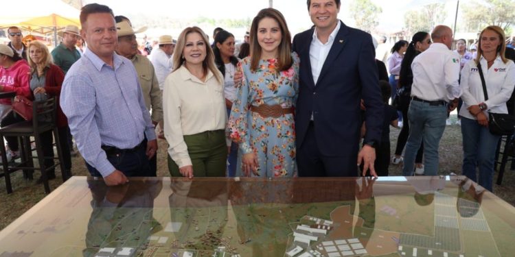 Alfonso Martínez coloca la primera piedra del Parque Agrologístico de Morelia